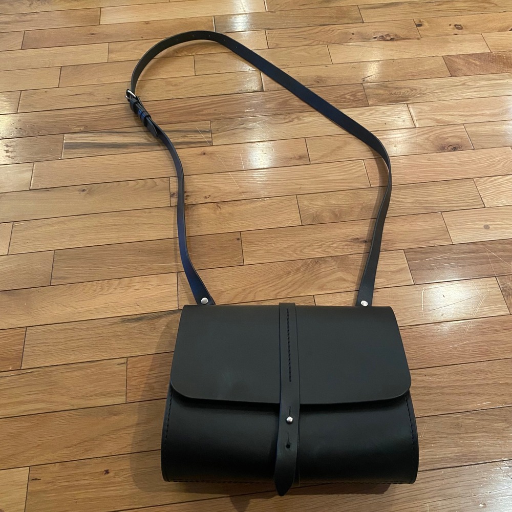 SUNRAY Black Italian Leather Crossbody Satchel Bag Adjustable‎ Strap Minimalist
